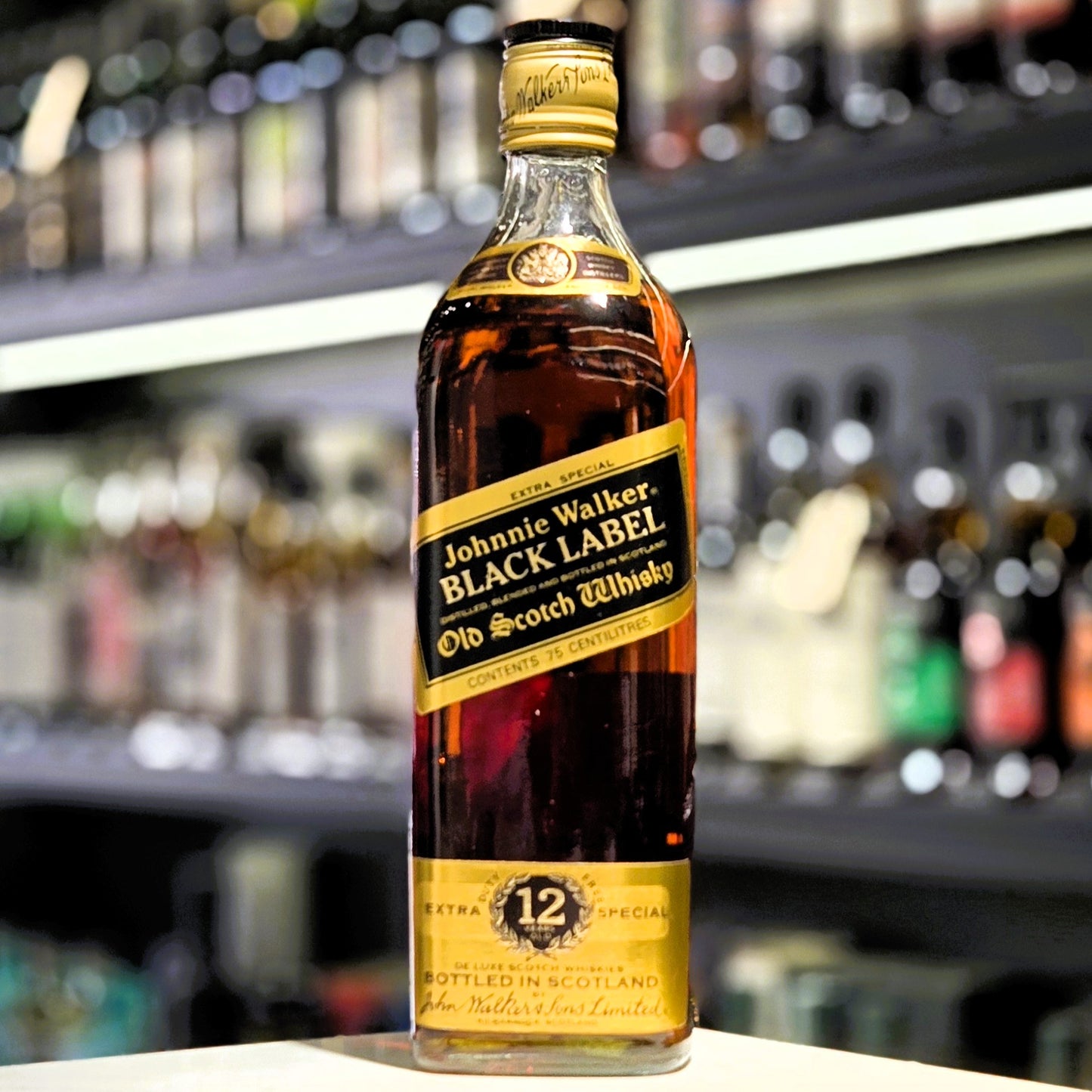 Johnnie Walker Black Label (80's Bottled) Blended Scotch Whisky